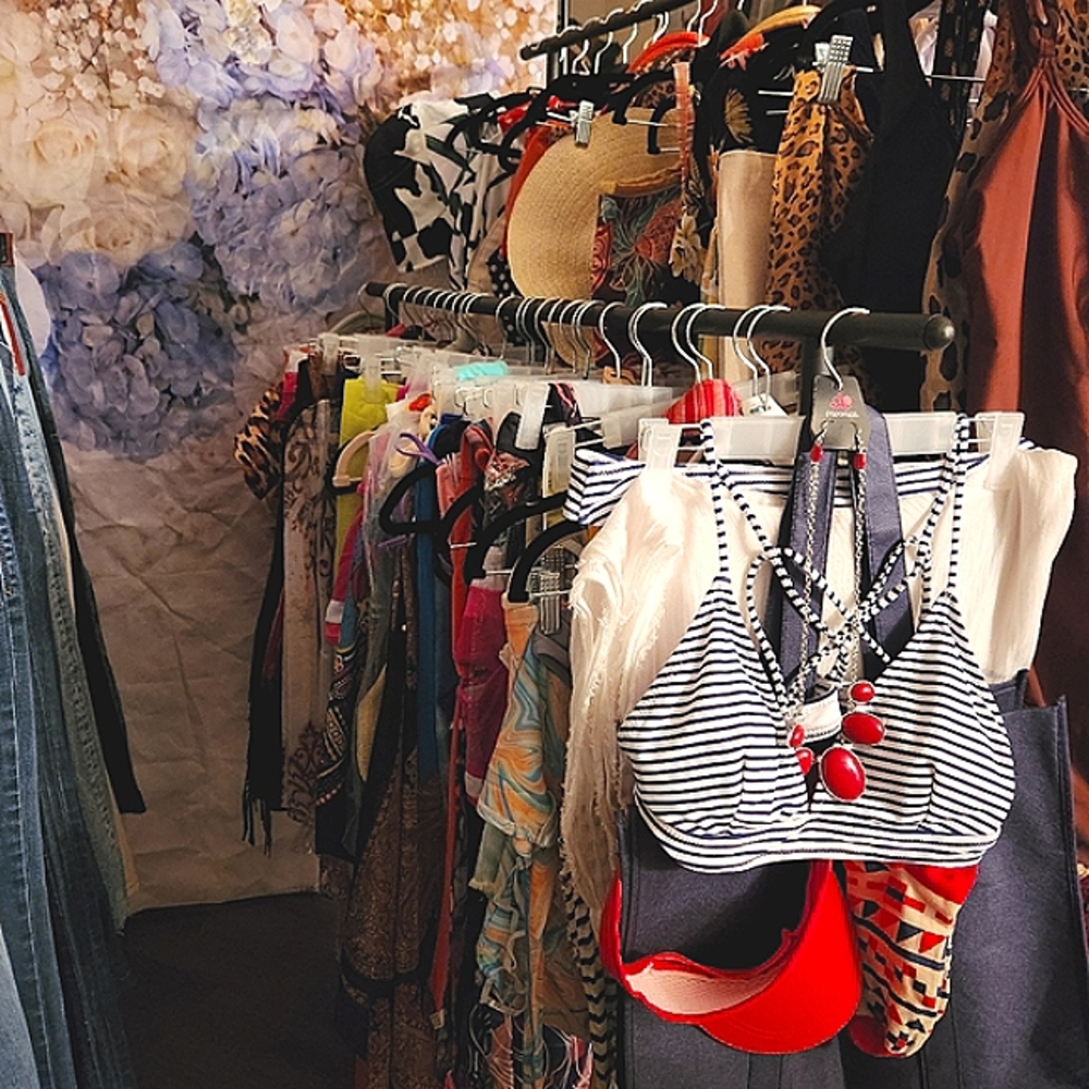 Video Inventory Designer Consignment Store Women … - image 8